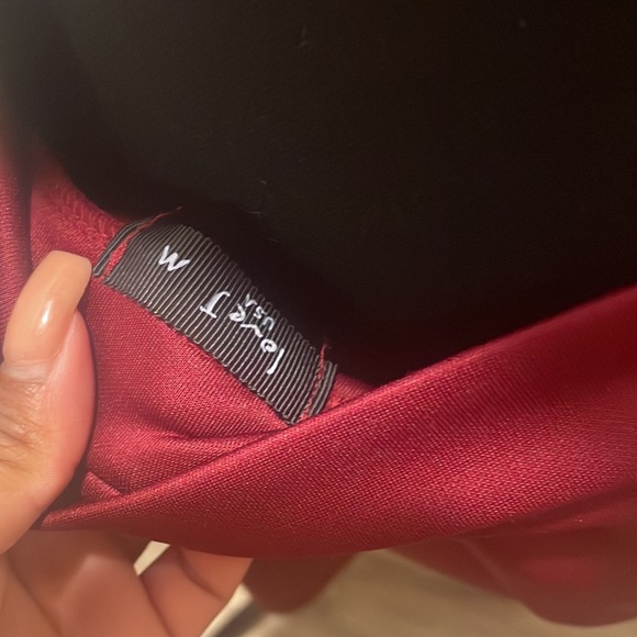 Burgundy skirt - Picture 3 of 5